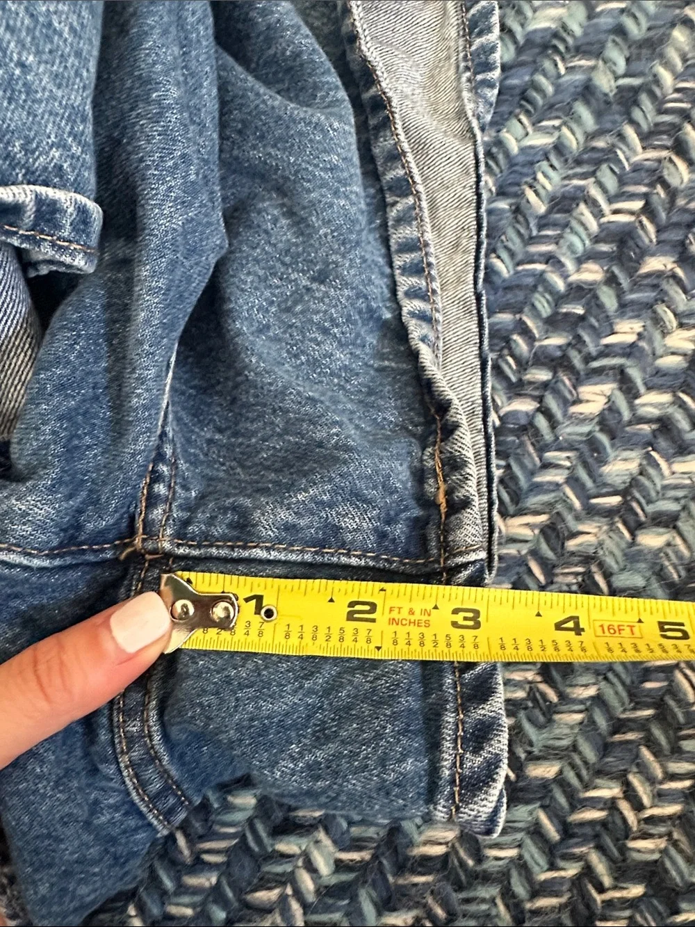 Levis High Waisted Mom Shorts Size 27